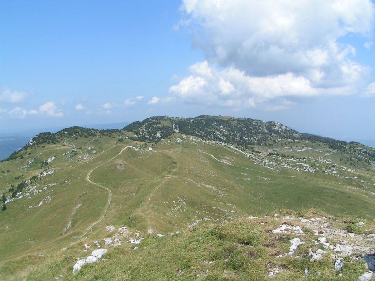 Le Crêt de la Neige vu depuis le sommet du Reculet