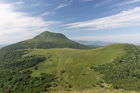 Le puy de Dôme et son versant nord vus depuis le puy Pariou