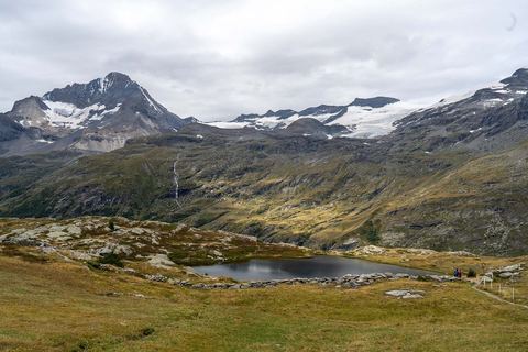 Le Lac Blanc de Termignon vu du refuge, avec la Dent Parrachée et le dôme de l'Arpont derrière