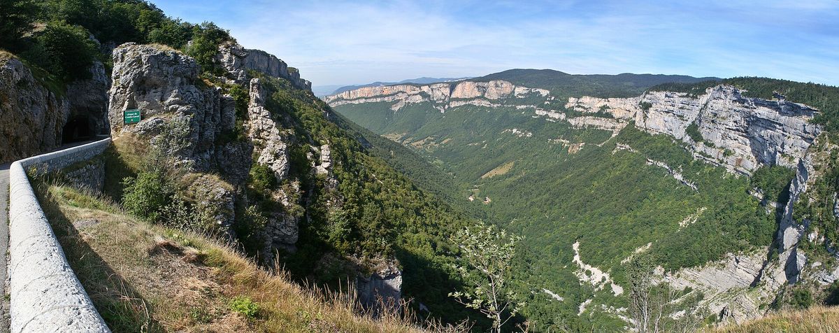 Le cirque de Combe Laval vu depuis le col de la Machine