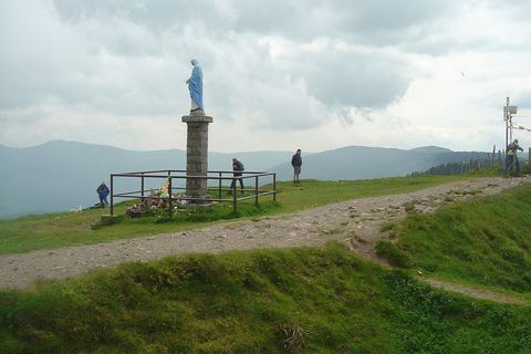 La statue de la Vierge au sommet du Petit Ballon, sur les chaumes